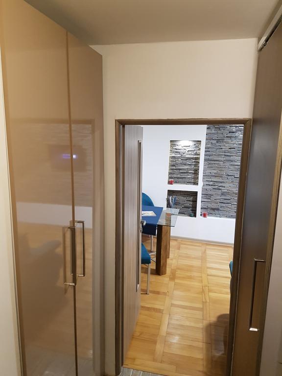 Woodstone Apartment Ploieşti Exterior foto